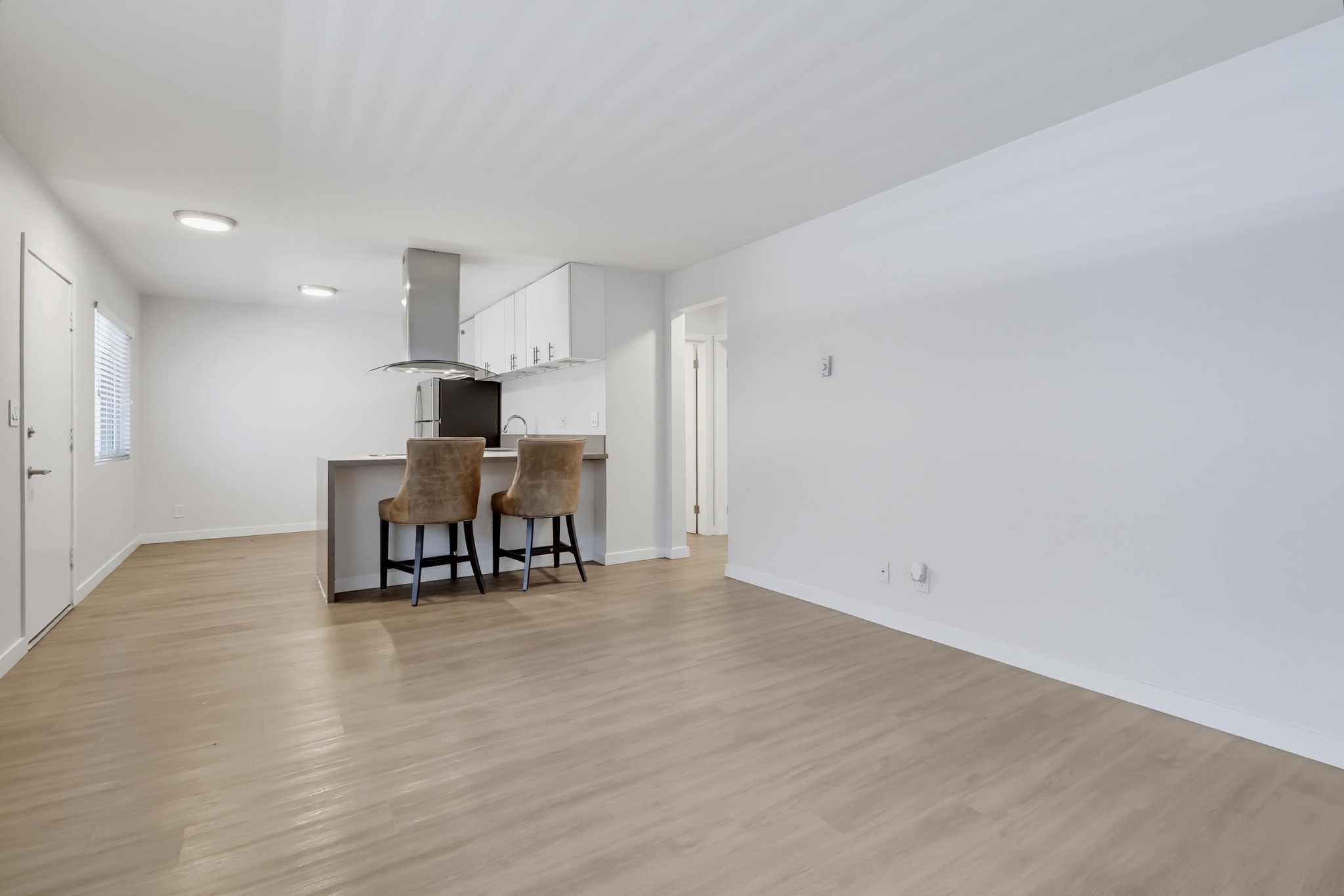 Virtual tour photo 15 of 39 for 1945 S Garth Ave