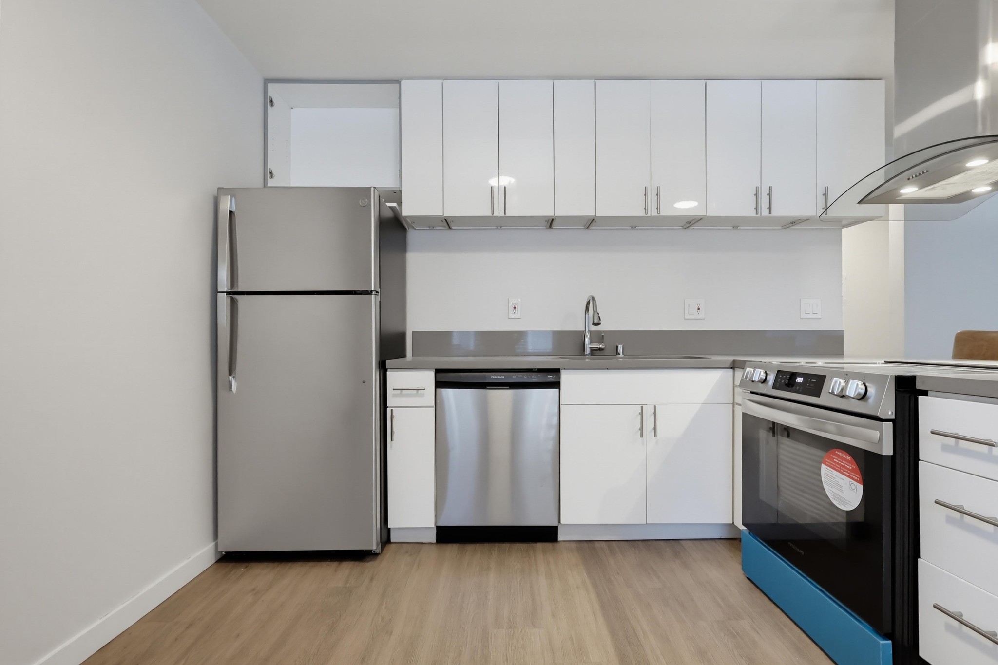 Virtual tour photo 20 of 39 for 1945 S Garth Ave