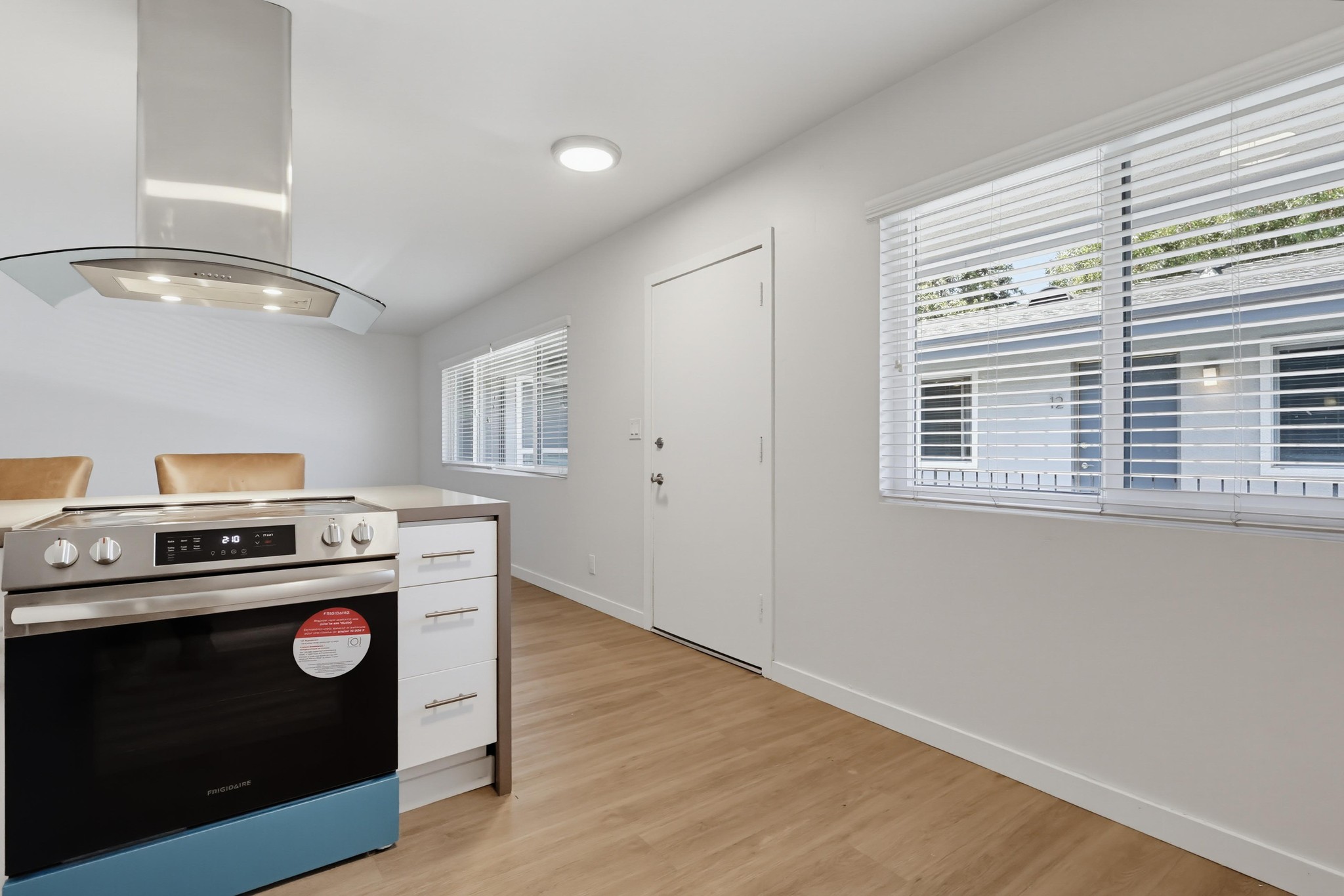 Virtual tour photo 23 of 39 for 1945 S Garth Ave