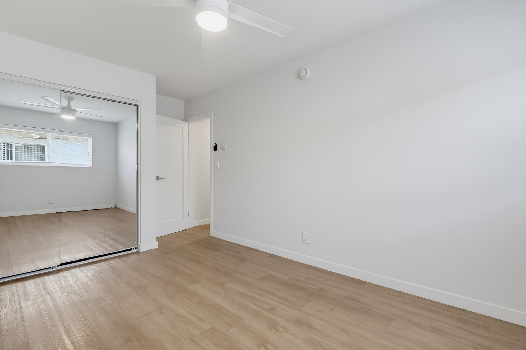 Virtual tour photo 28 of 39 for 1945 S Garth Ave