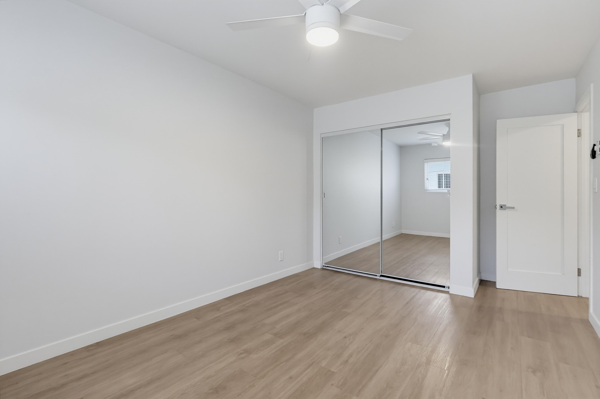Virtual tour photo 29 of 39 for 1945 S Garth Ave