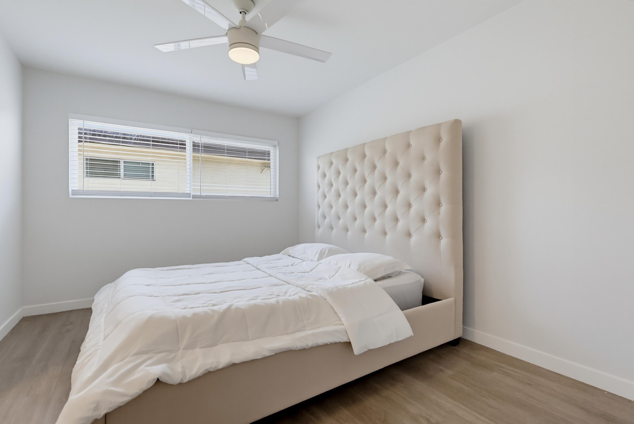 Virtual tour photo 31 of 39 for 1945 S Garth Ave