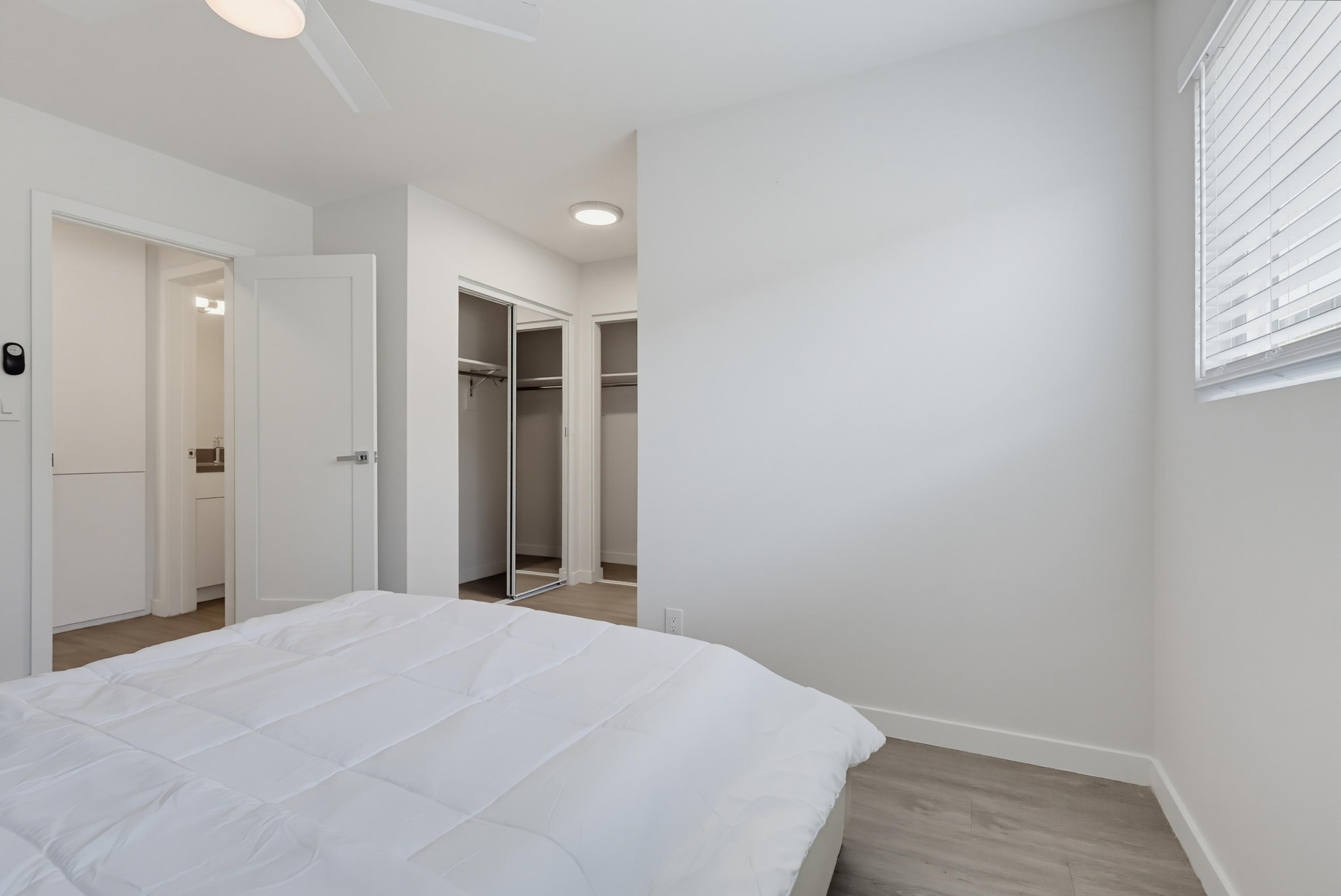 Virtual tour photo 34 of 39 for 1945 S Garth Ave