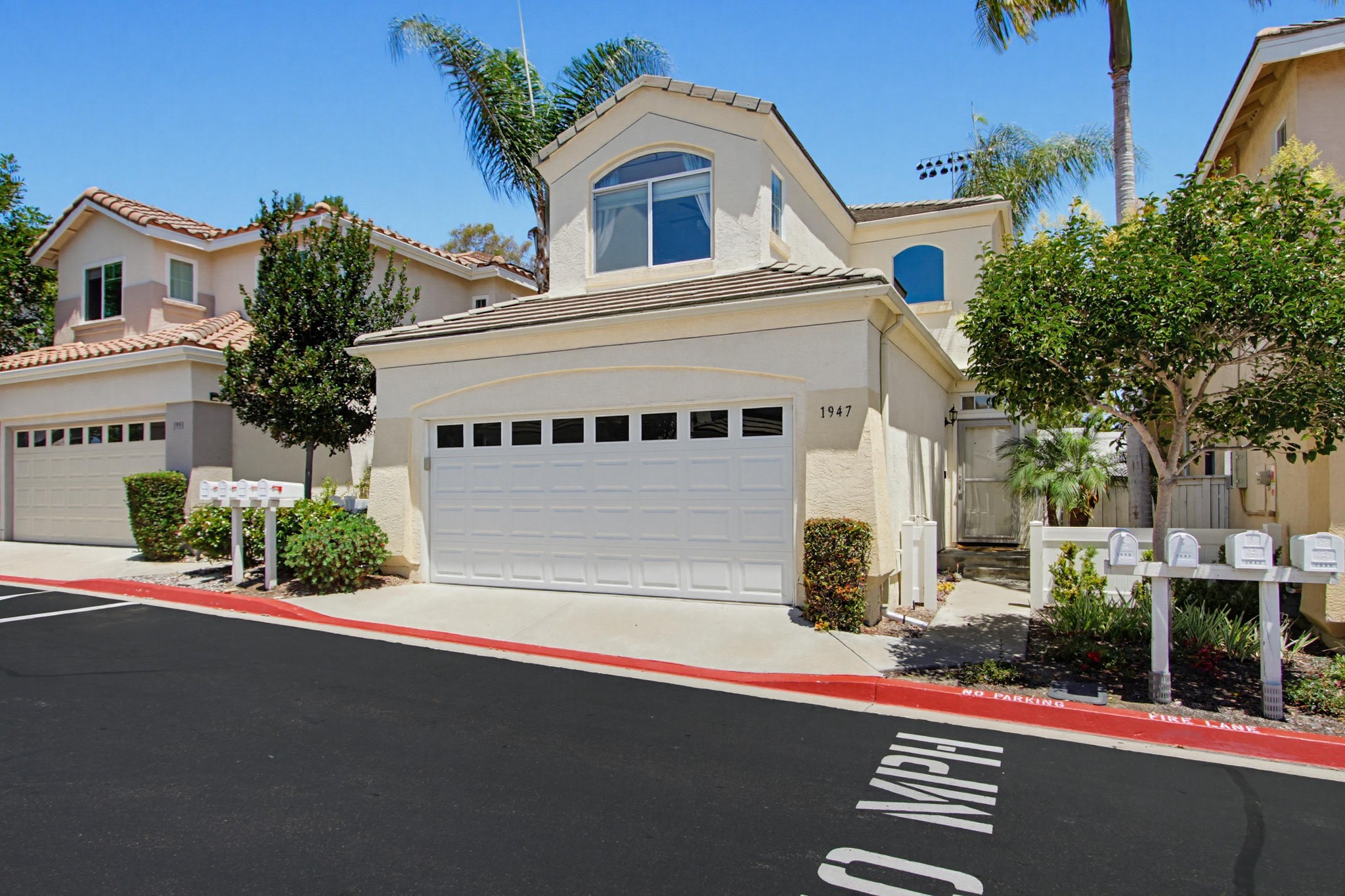 Virtual tour photo 1 of 45 for 1947 Courage St