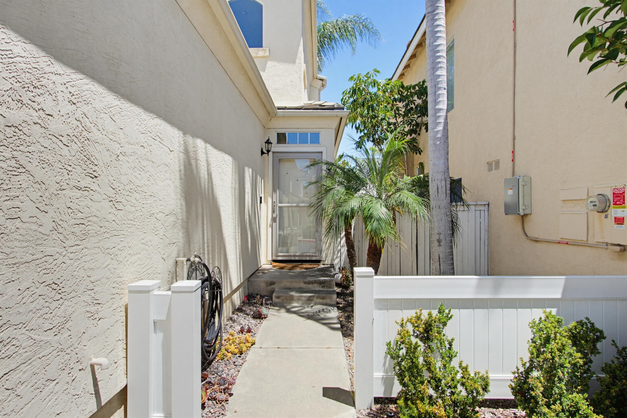 Virtual tour photo 5 of 45 for 1947 Courage St