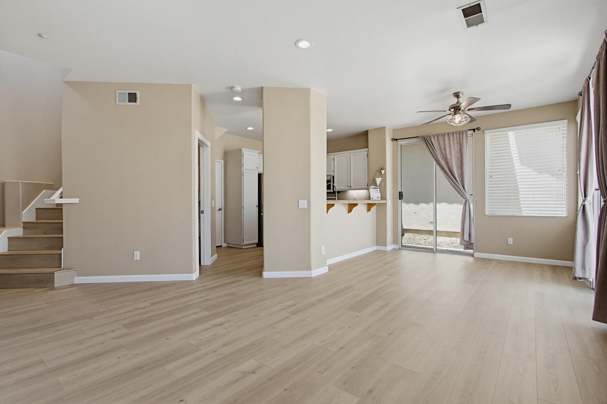 Virtual tour photo 11 of 45 for 1947 Courage St