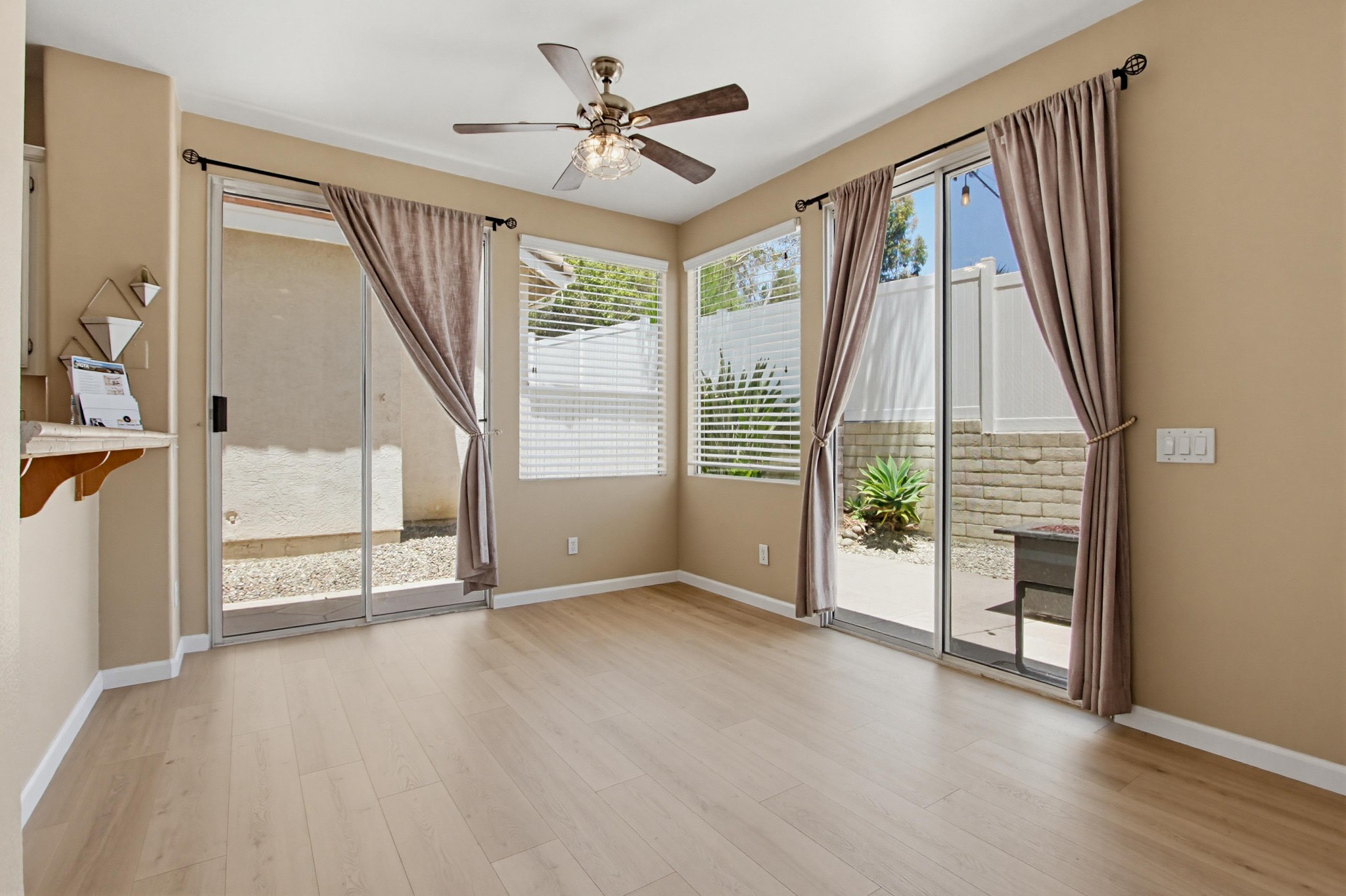Virtual tour photo 13 of 45 for 1947 Courage St
