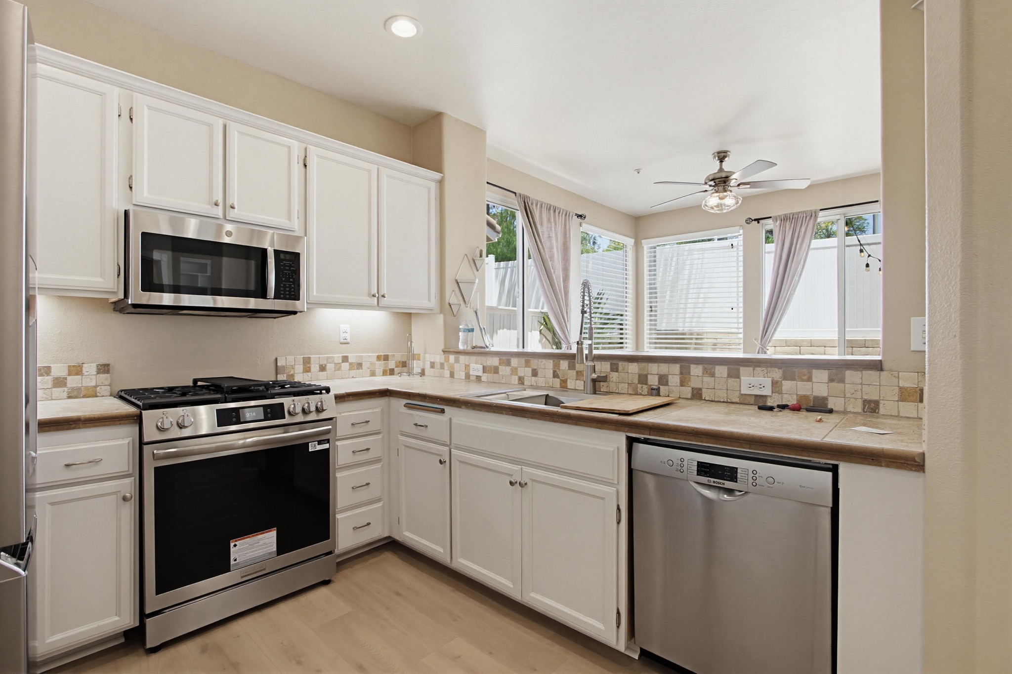Virtual tour photo 18 of 45 for 1947 Courage St