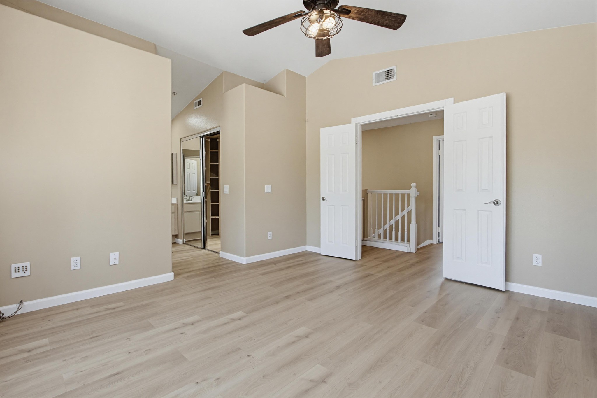 Virtual tour photo 27 of 45 for 1947 Courage St