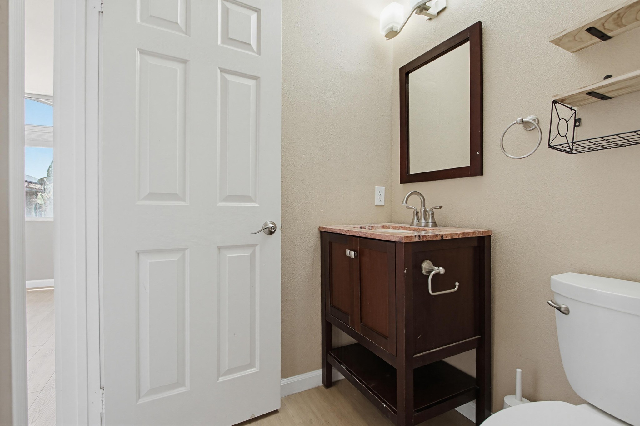 Virtual tour photo 37 of 45 for 1947 Courage St