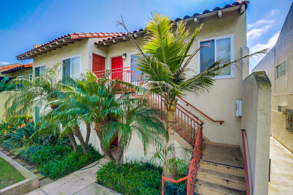 Virtual tour photo 5 of 33 for 1949 Grand Ave #2