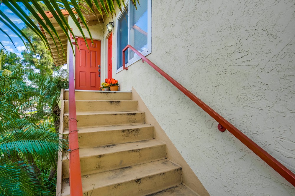 Virtual tour photo 6 of 33 for 1949 Grand Ave #2