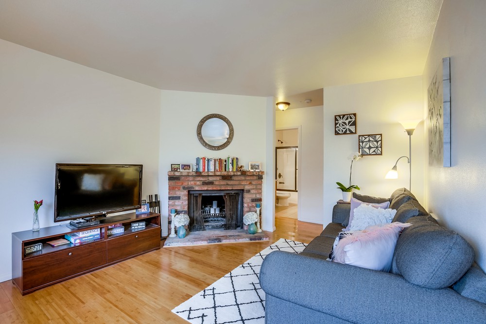 Virtual tour photo 10 of 33 for 1949 Grand Ave #2