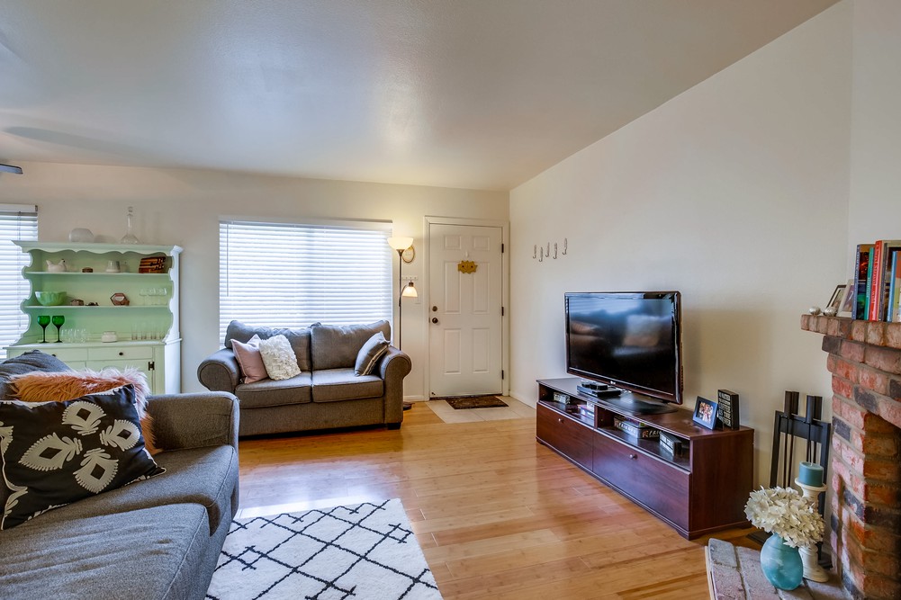 Virtual tour photo 11 of 33 for 1949 Grand Ave #2