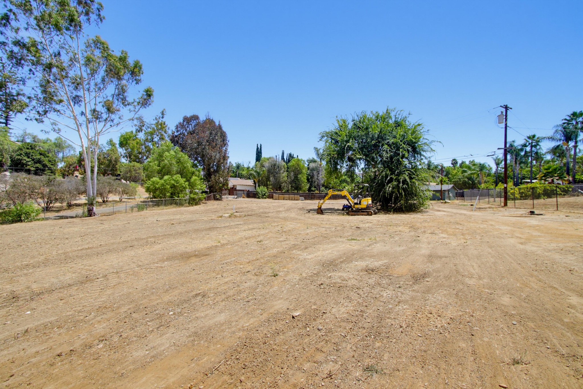 Virtual tour photo 4 of 83 for 1949 Sunnyside Ave