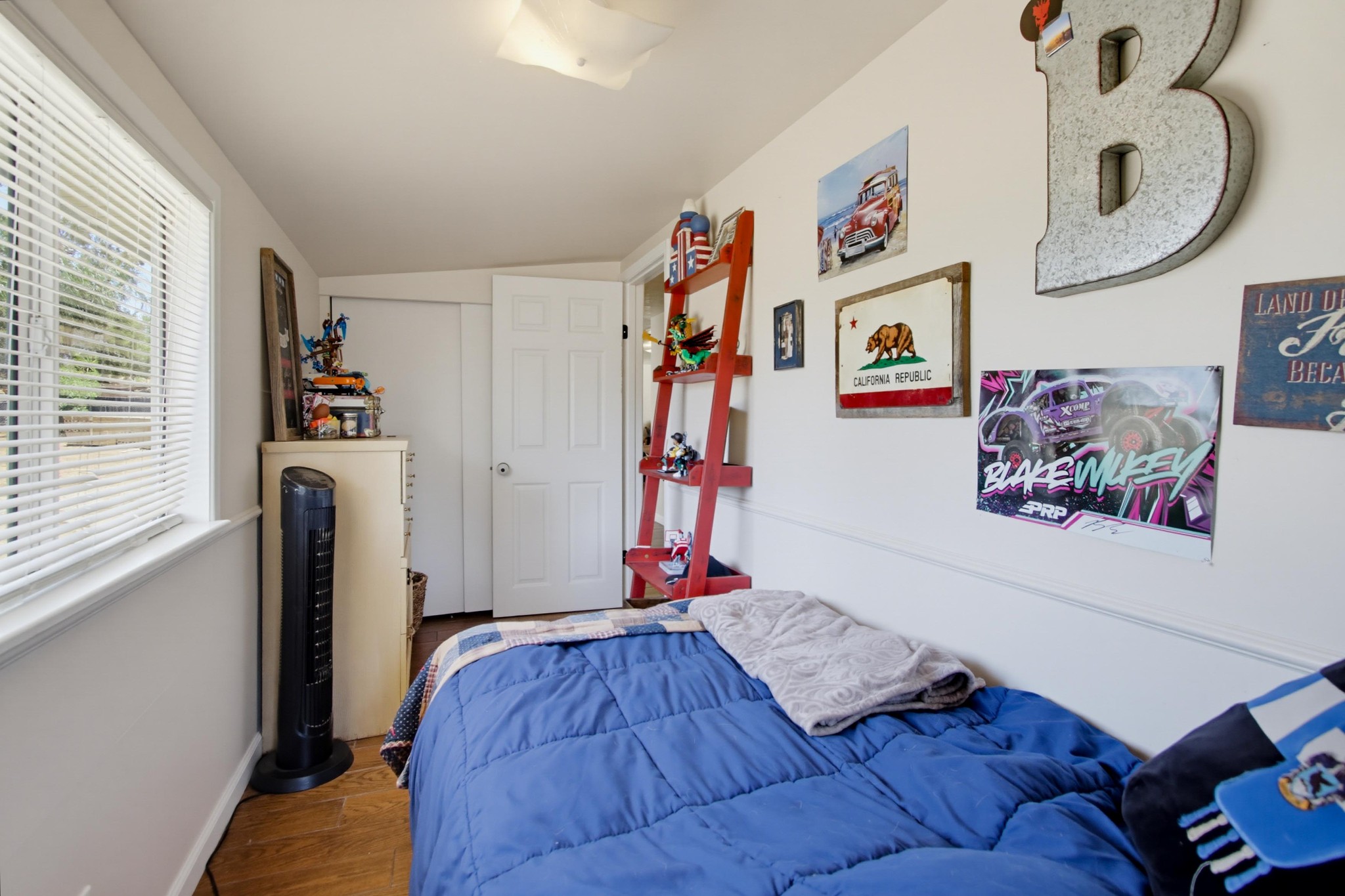 Virtual tour photo 33 of 83 for 1949 Sunnyside Ave