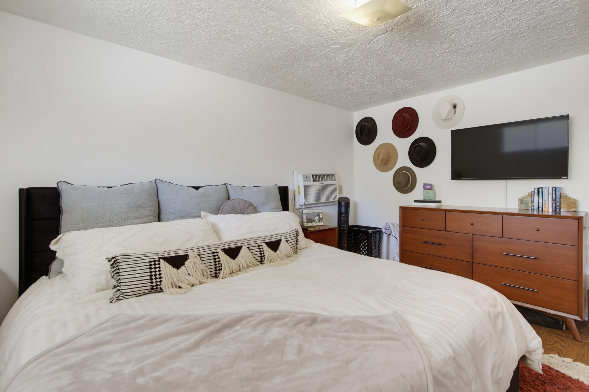 Virtual tour photo 38 of 83 for 1949 Sunnyside Ave