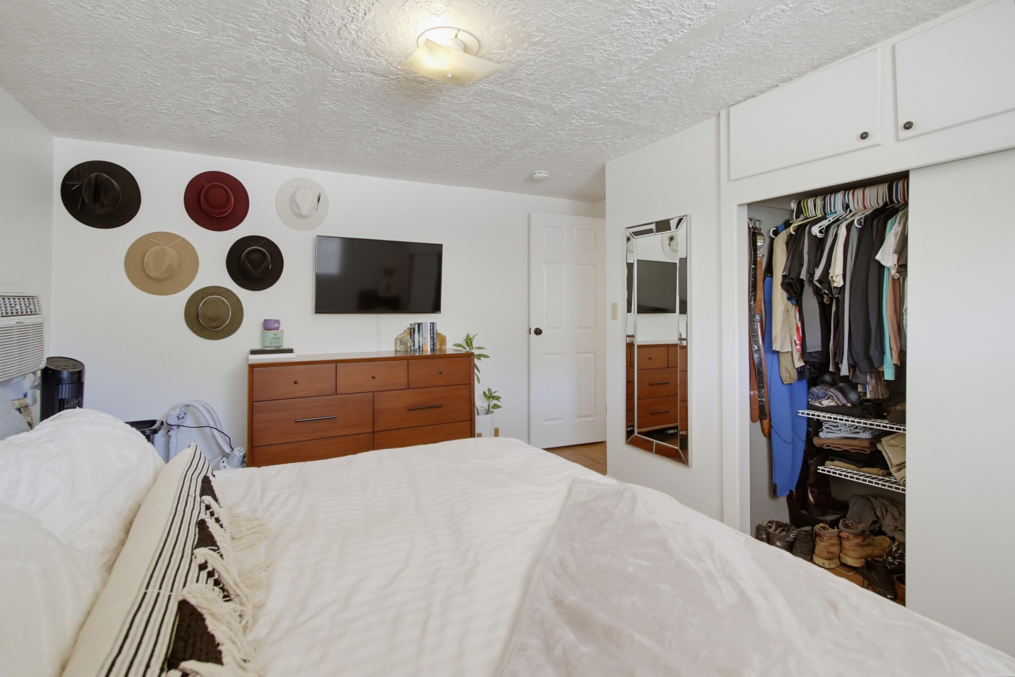 Virtual tour photo 39 of 83 for 1949 Sunnyside Ave