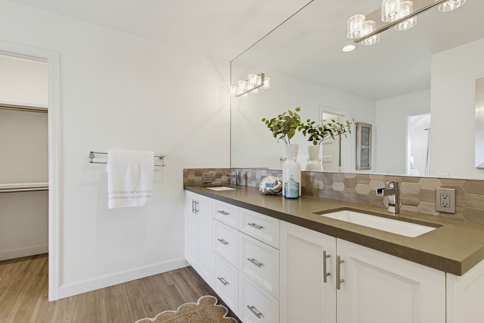 Virtual tour photo 50 of 118 for 195 Grandview St
