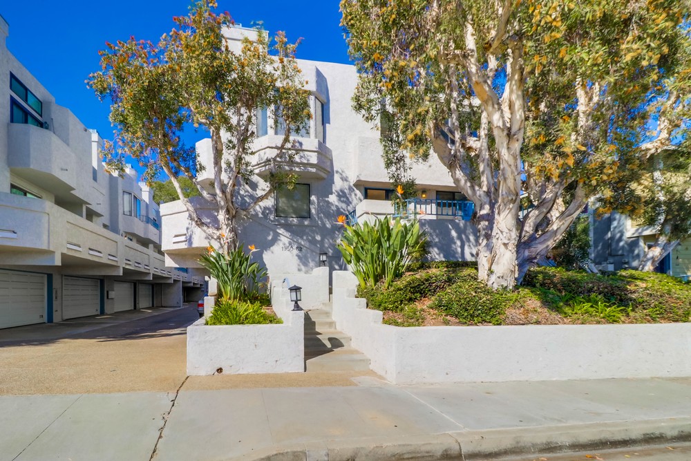 Virtual tour photo 1 of 31 for 1950 Missouri St