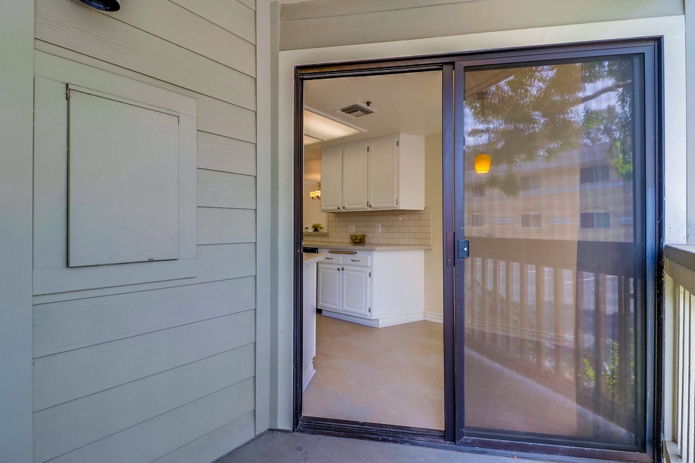 Virtual tour photo 26 of 48 for 1950 Upas St UNIT 107