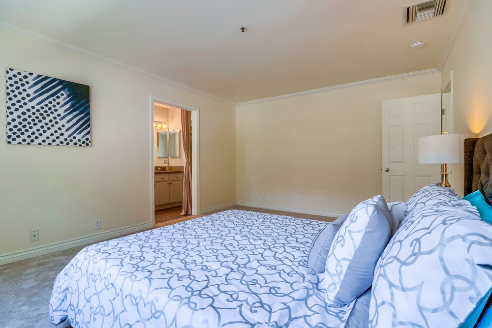 Virtual tour photo 34 of 48 for 1950 Upas St UNIT 107