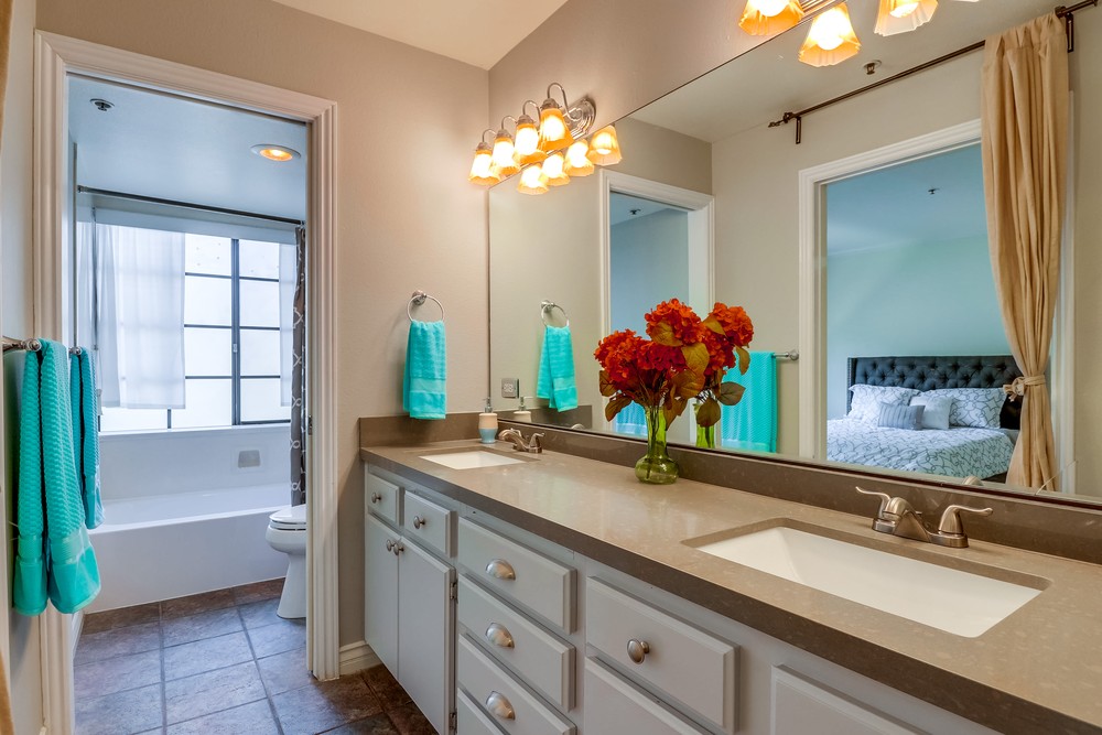 Virtual tour photo 36 of 48 for 1950 Upas St UNIT 107