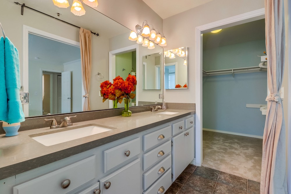 Virtual tour photo 38 of 48 for 1950 Upas St UNIT 107