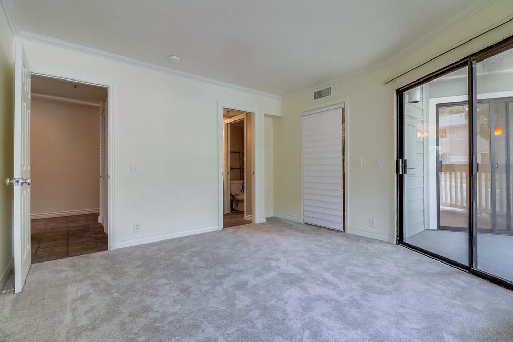 Virtual tour photo 40 of 48 for 1950 Upas St UNIT 107