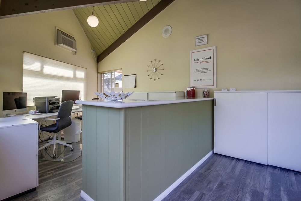 Virtual tour photo 7 of 71 for 1951 47th St