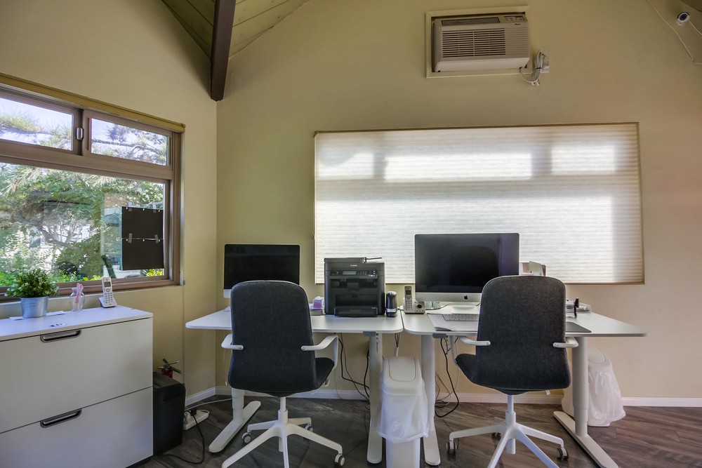 Virtual tour photo 10 of 71 for 1951 47th St