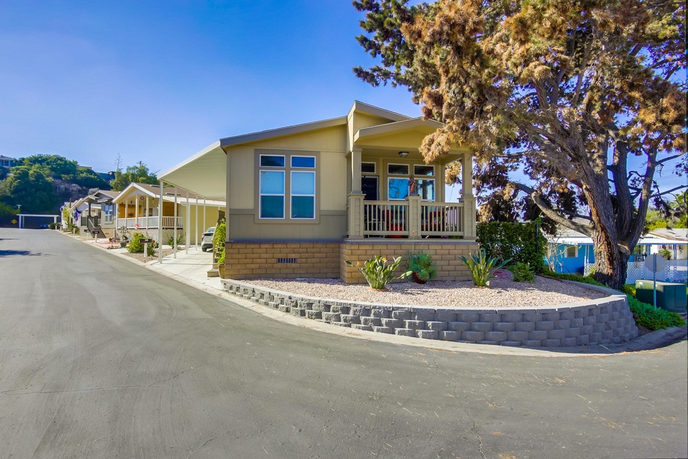 Virtual tour photo 13 of 71 for 1951 47th St