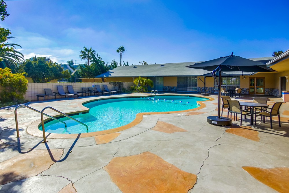 Virtual tour photo 29 of 71 for 1951 47th St