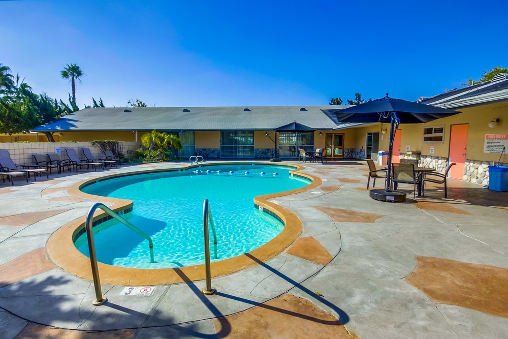 Virtual tour photo 30 of 71 for 1951 47th St