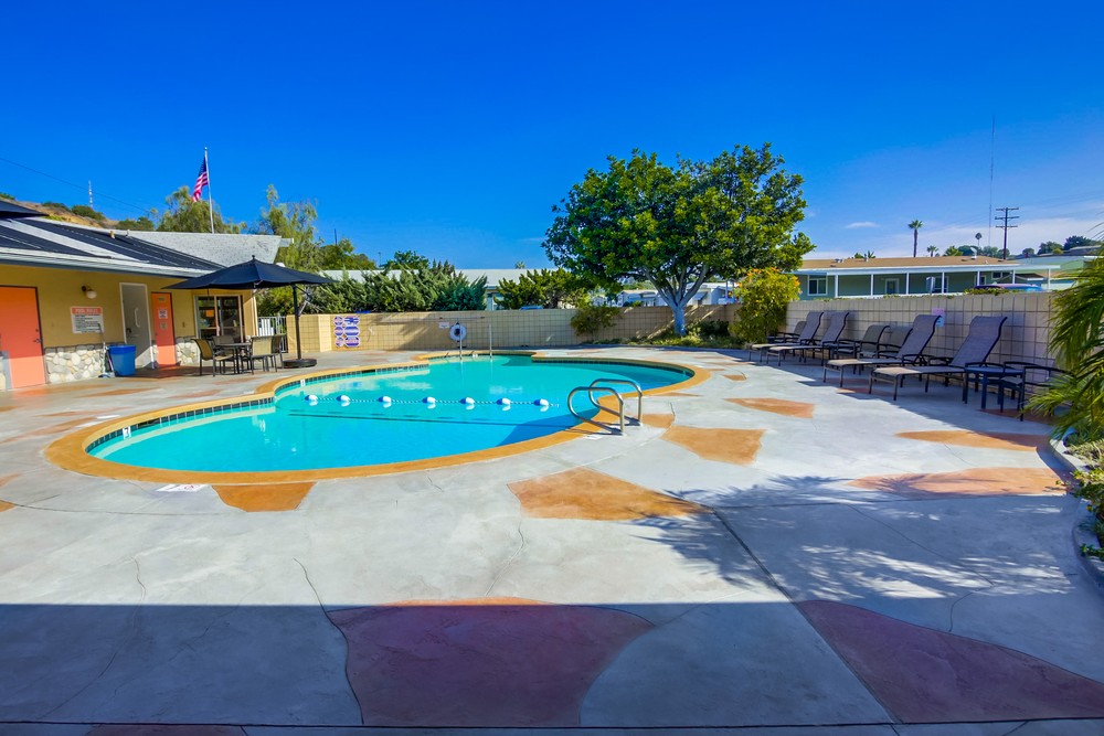 Virtual tour photo 32 of 71 for 1951 47th St