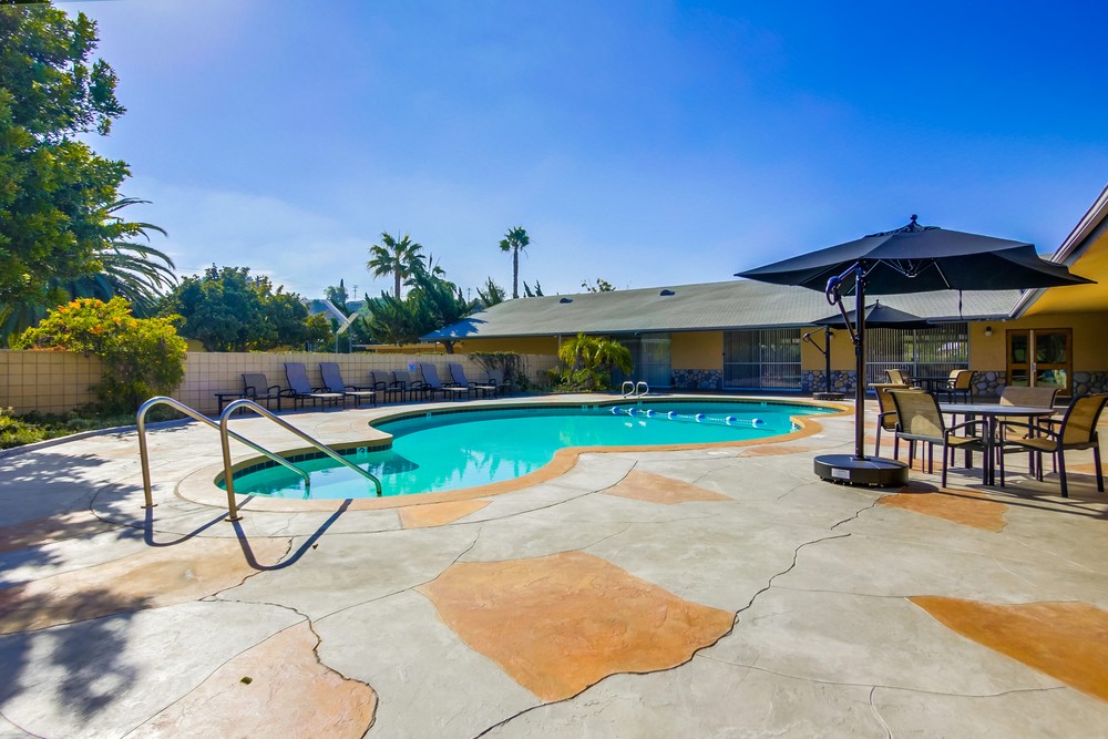 Virtual tour photo 34 of 71 for 1951 47th St
