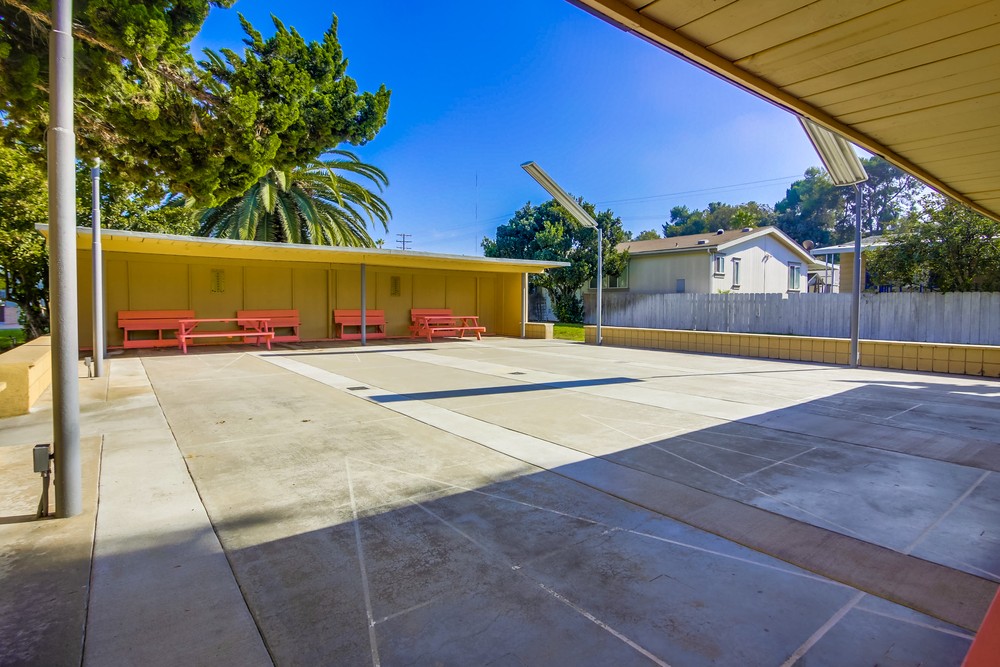 Virtual tour photo 36 of 71 for 1951 47th St
