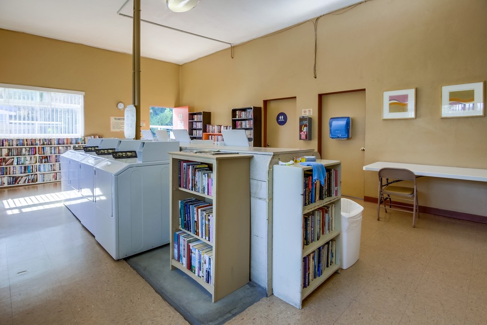 Virtual tour photo 41 of 71 for 1951 47th St