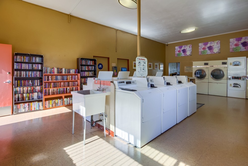 Virtual tour photo 42 of 71 for 1951 47th St