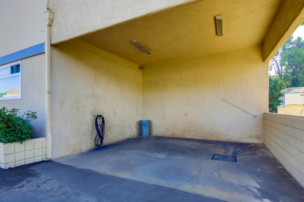 Virtual tour photo 44 of 71 for 1951 47th St