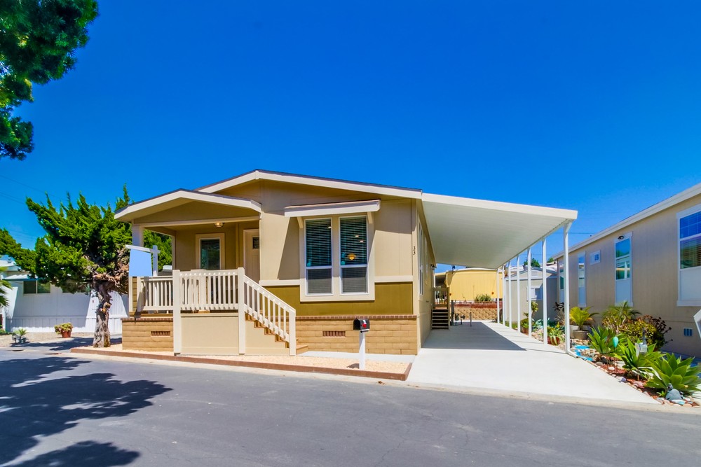 Virtual tour photo 3 of 40 for 1951 47th St #33