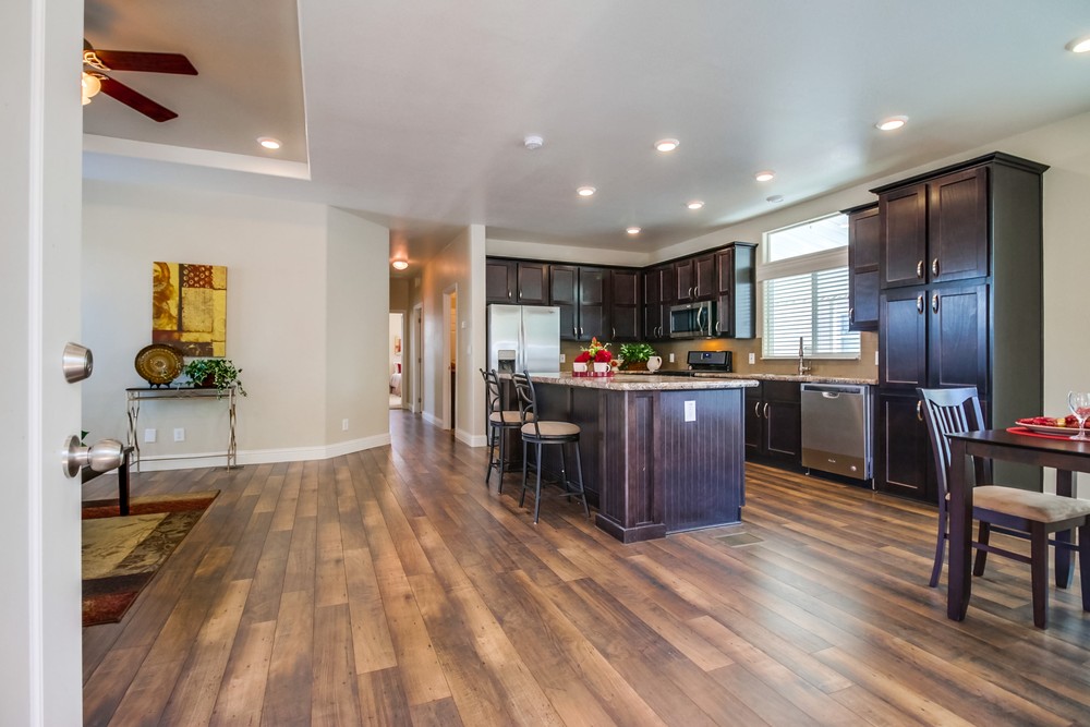 Virtual tour photo 7 of 40 for 1951 47th St #33