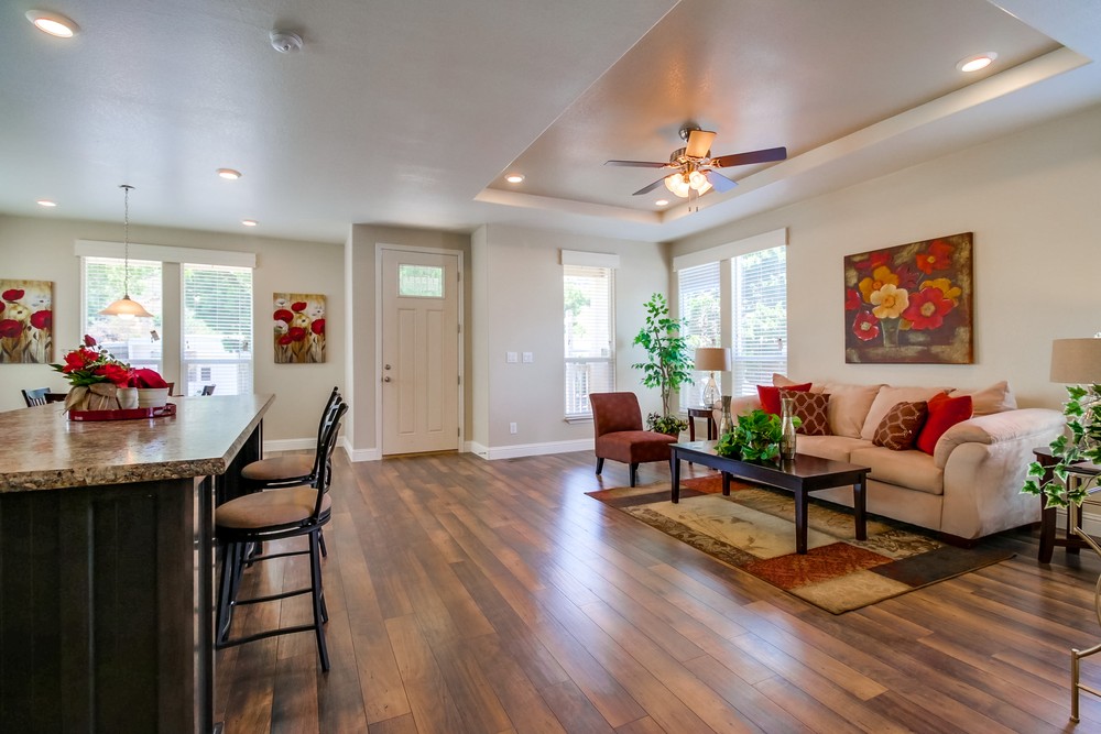 Virtual tour photo 10 of 40 for 1951 47th St #33
