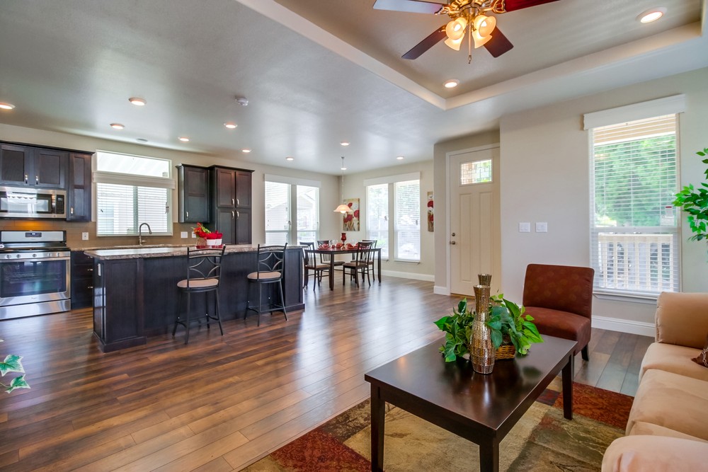 Virtual tour photo 12 of 40 for 1951 47th St #33