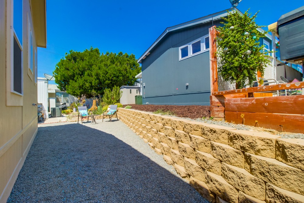 Virtual tour photo 37 of 40 for 1951 47th St #33