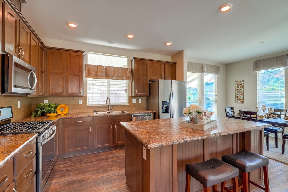 Virtual tour photo 17 of 40 for 1951 47th St #36