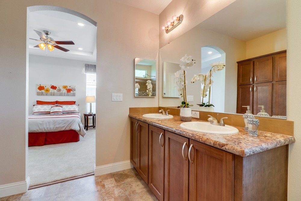 Virtual tour photo 30 of 40 for 1951 47th St #36
