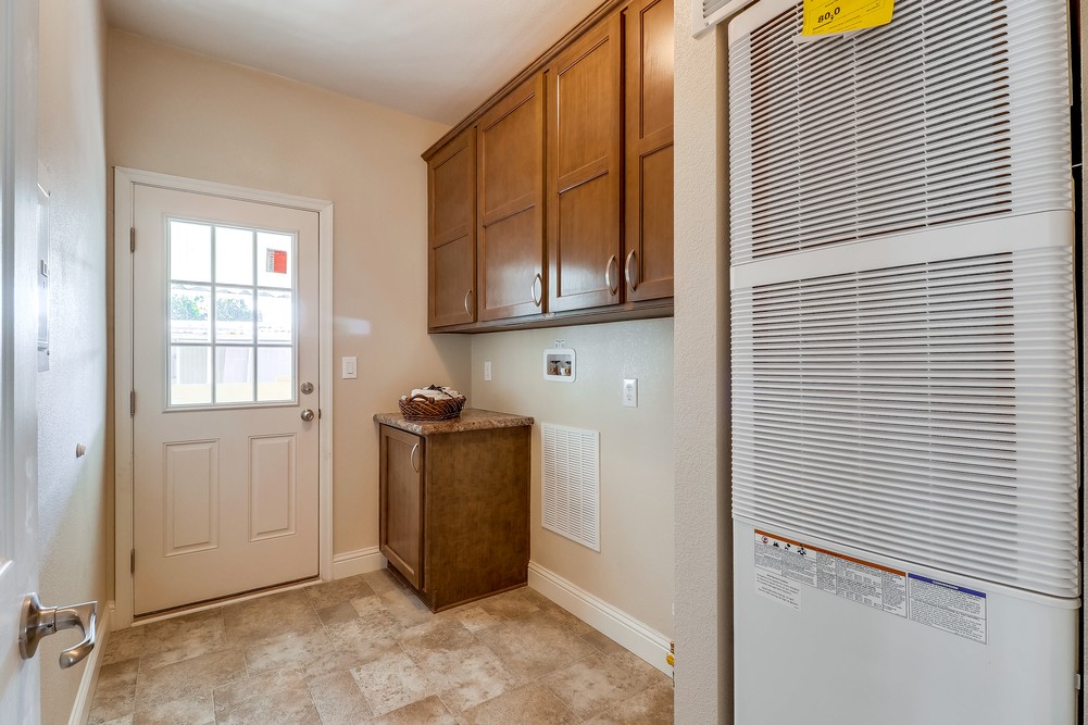 Virtual tour photo 37 of 40 for 1951 47th St #36