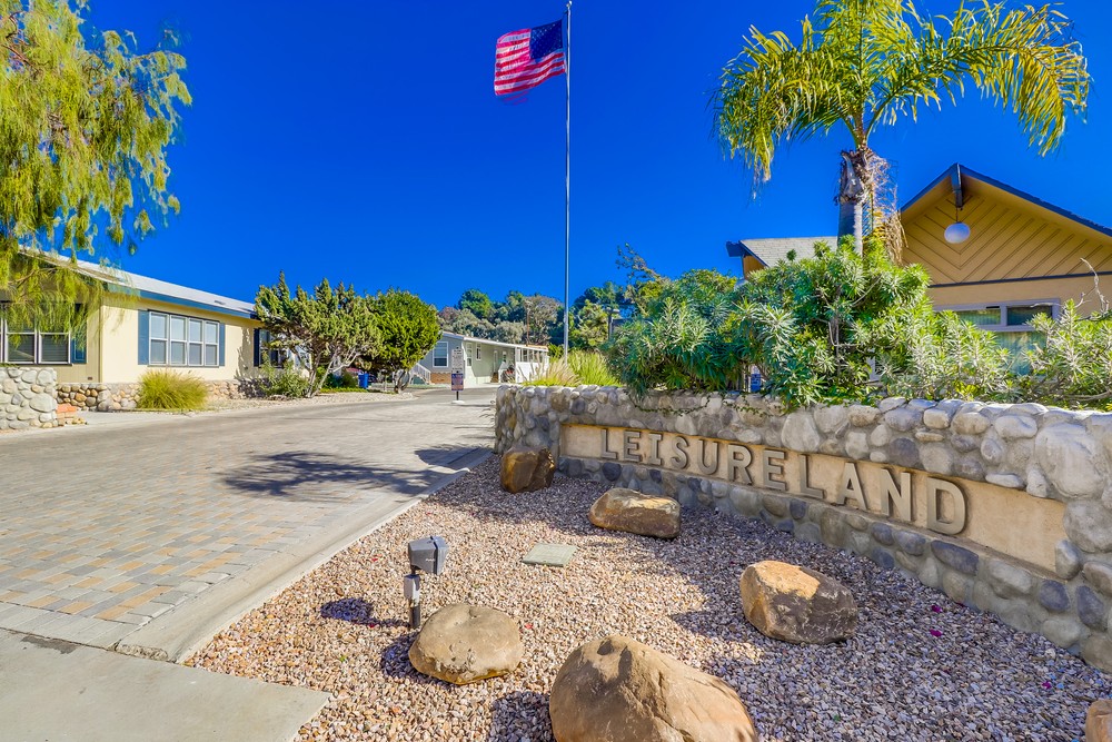 Virtual tour photo 41 of 40 for 1951 47th St #36