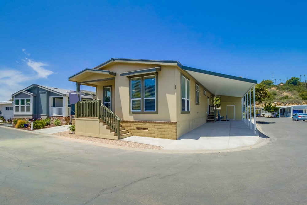 Virtual tour photo 1 of 35 for 1951 47th St #74